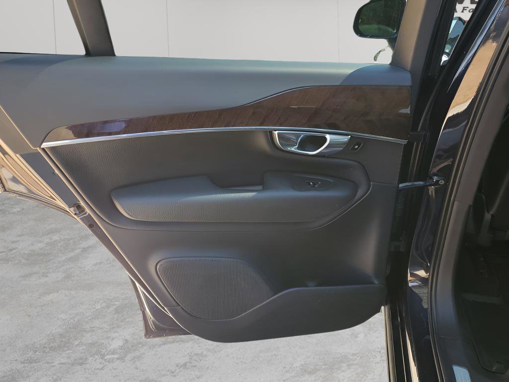 Used 2017 Volvo XC90 T5 Momentum w/ Vision Package image 16