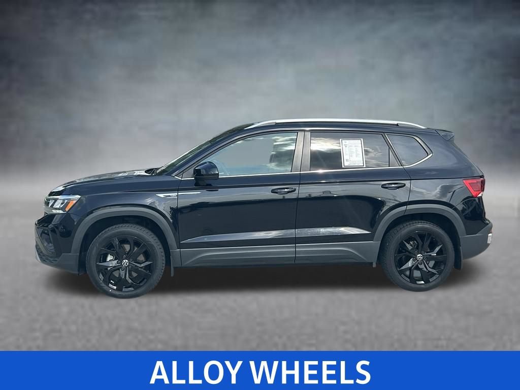 Certified 2023 Volkswagen Taos SE w/ Panoramic Sunroof Package FWD image 3