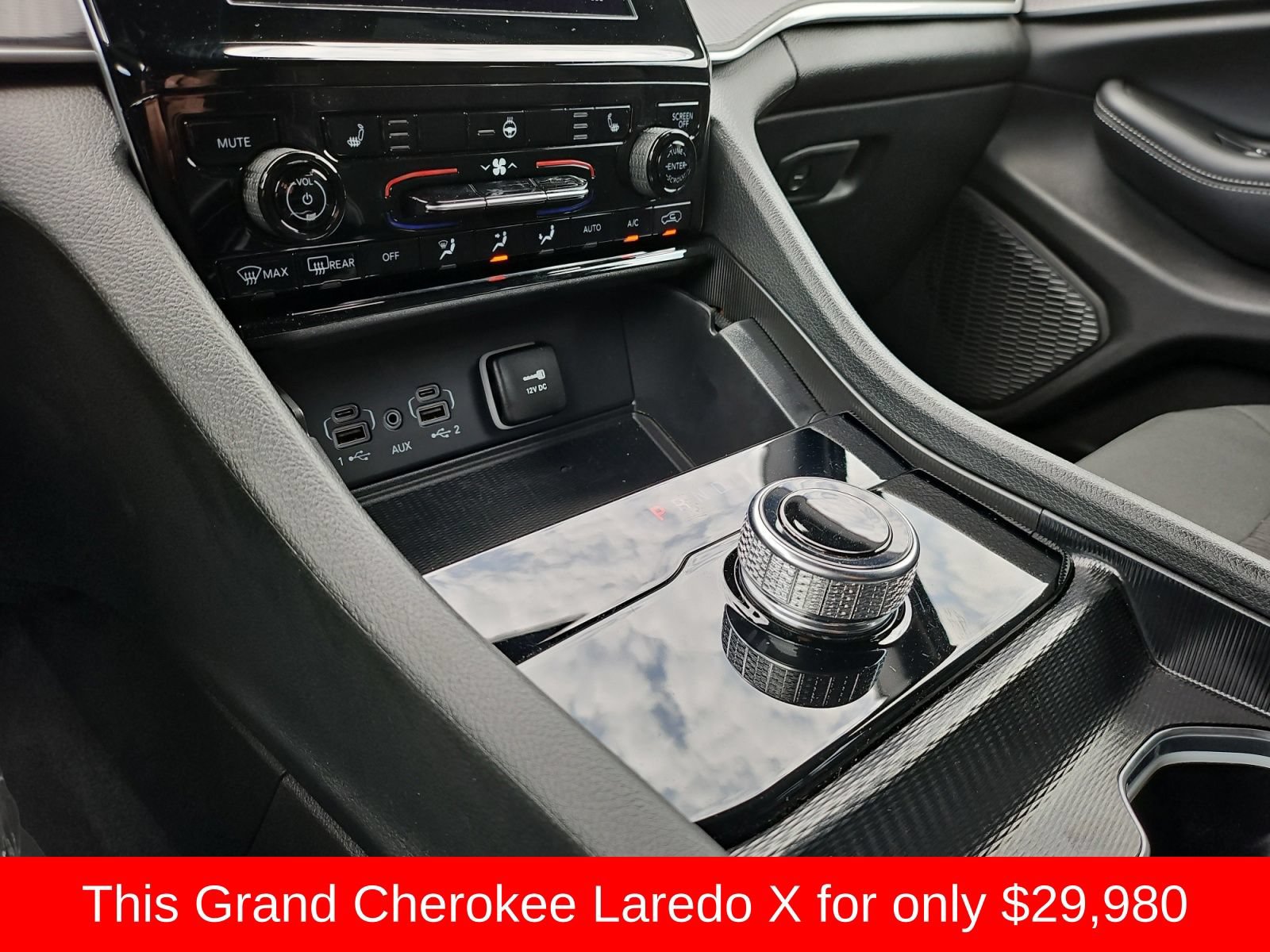 Used 2025 Jeep Grand Cherokee Laredo X w/ Luxury Tech Group I RWD image 24