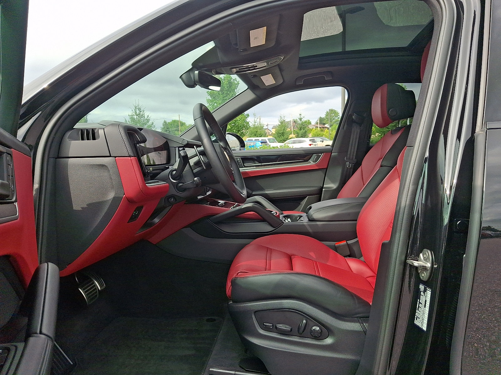 Used 2024 Porsche Cayenne S AWD/4WD image 13