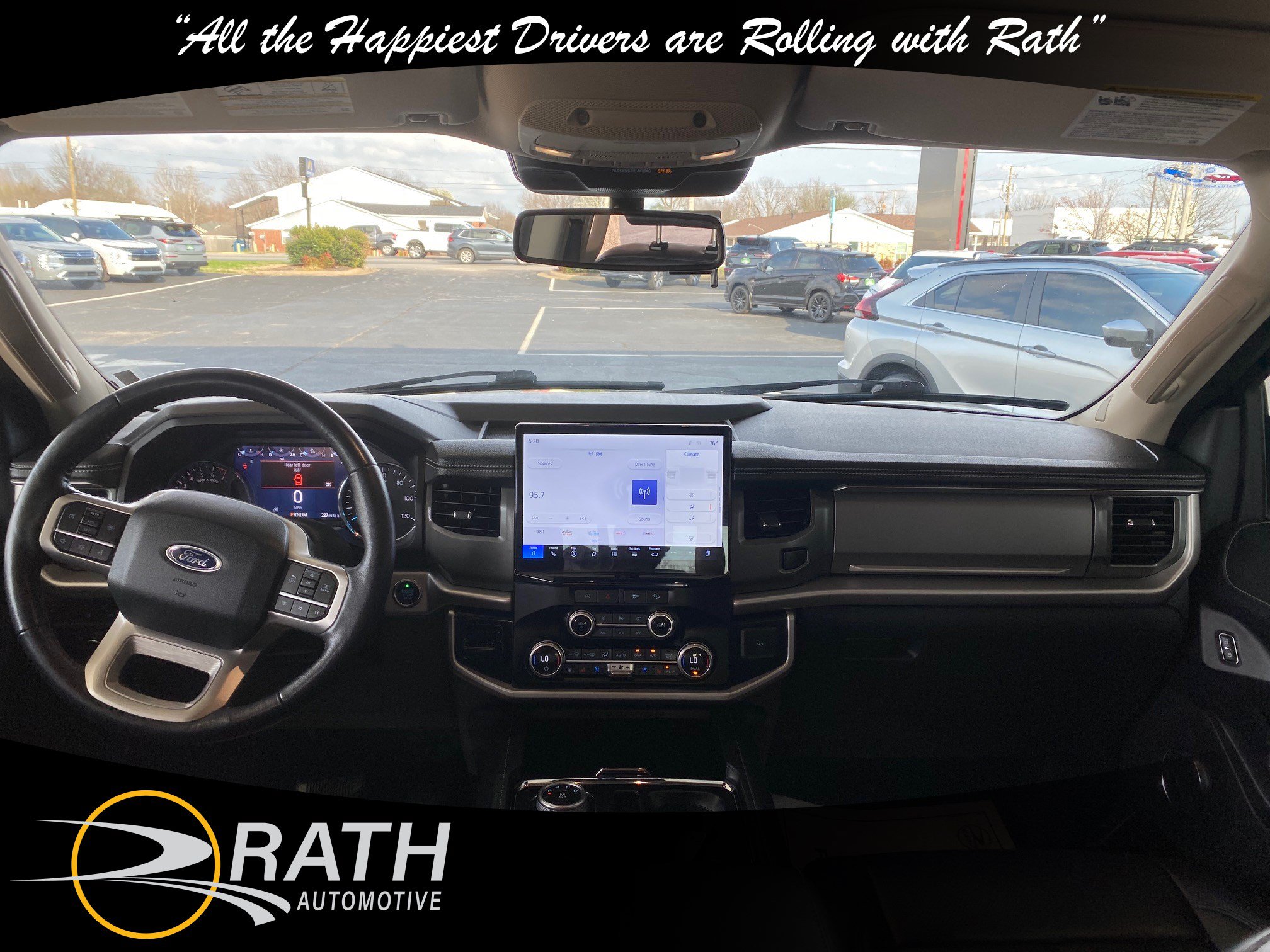 Used 2024 Ford Expedition XLT AWD/4WD image 16