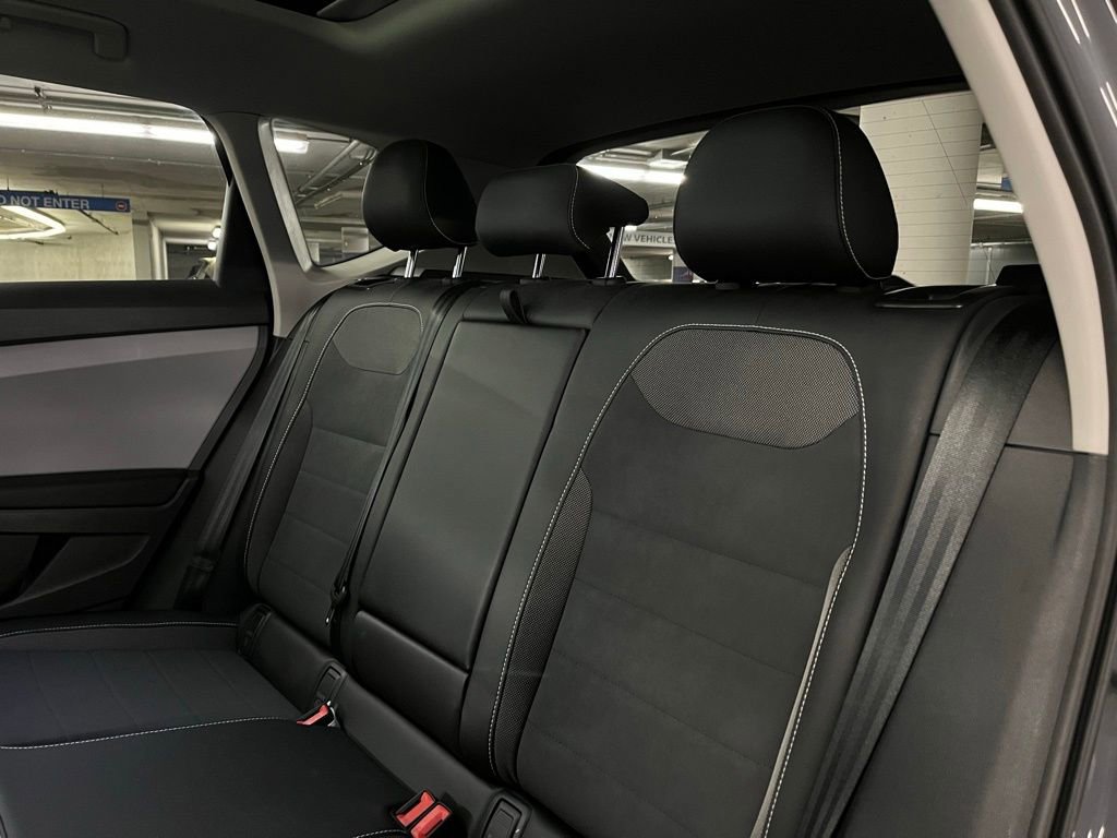 Used 2023 Volkswagen Taos SE w/ Panoramic Sunroof Package AWD/4WD image 20