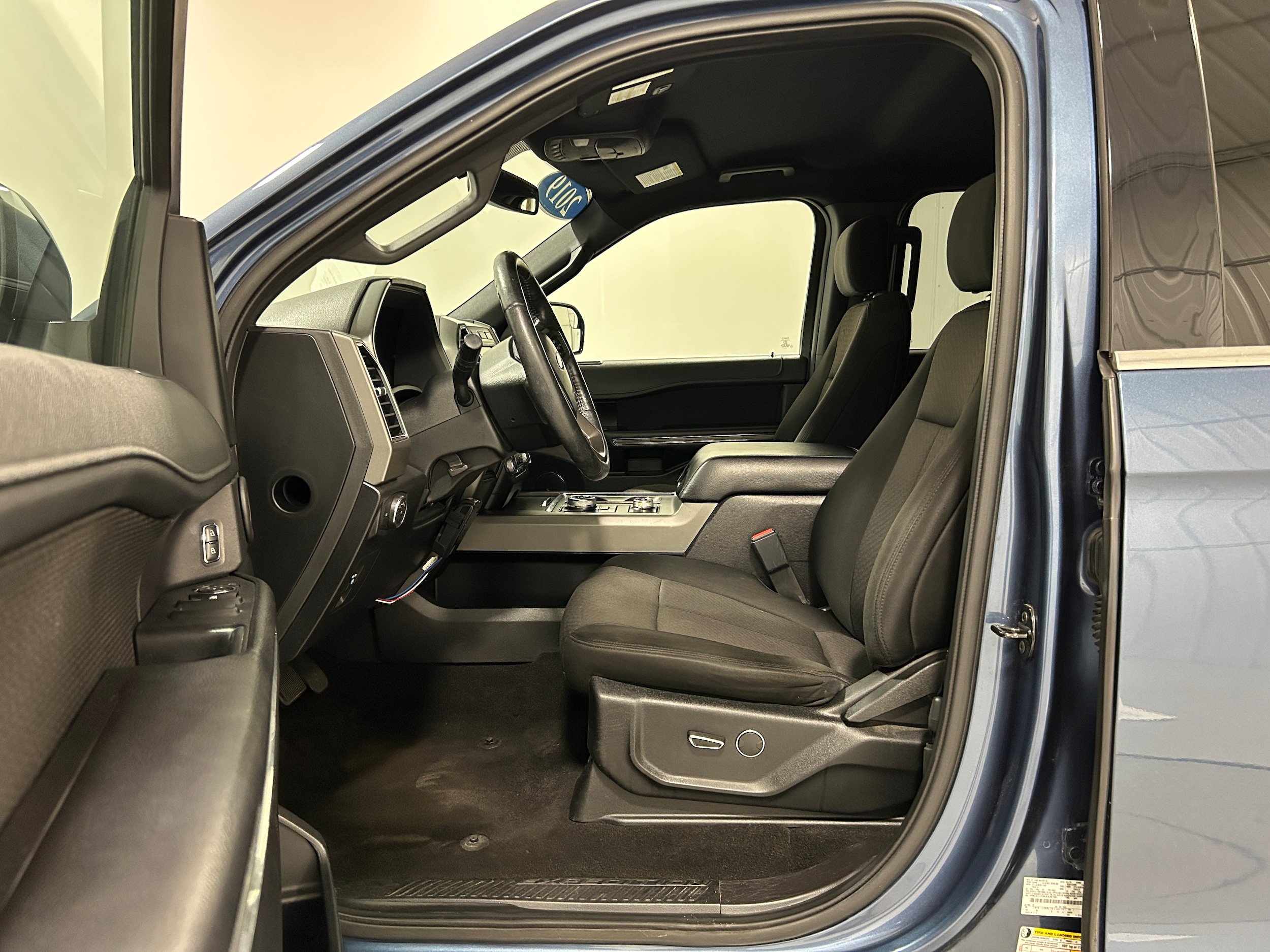 Used 2019 Ford Expedition Max XLT AWD/4WD image 4
