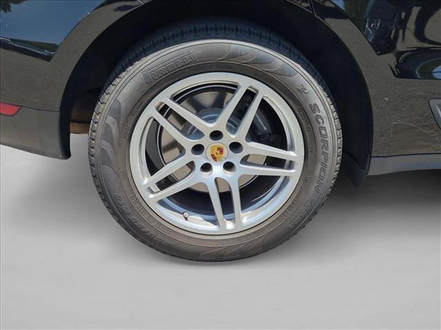 Used 2018 Porsche Macan AWD/4WD image 21