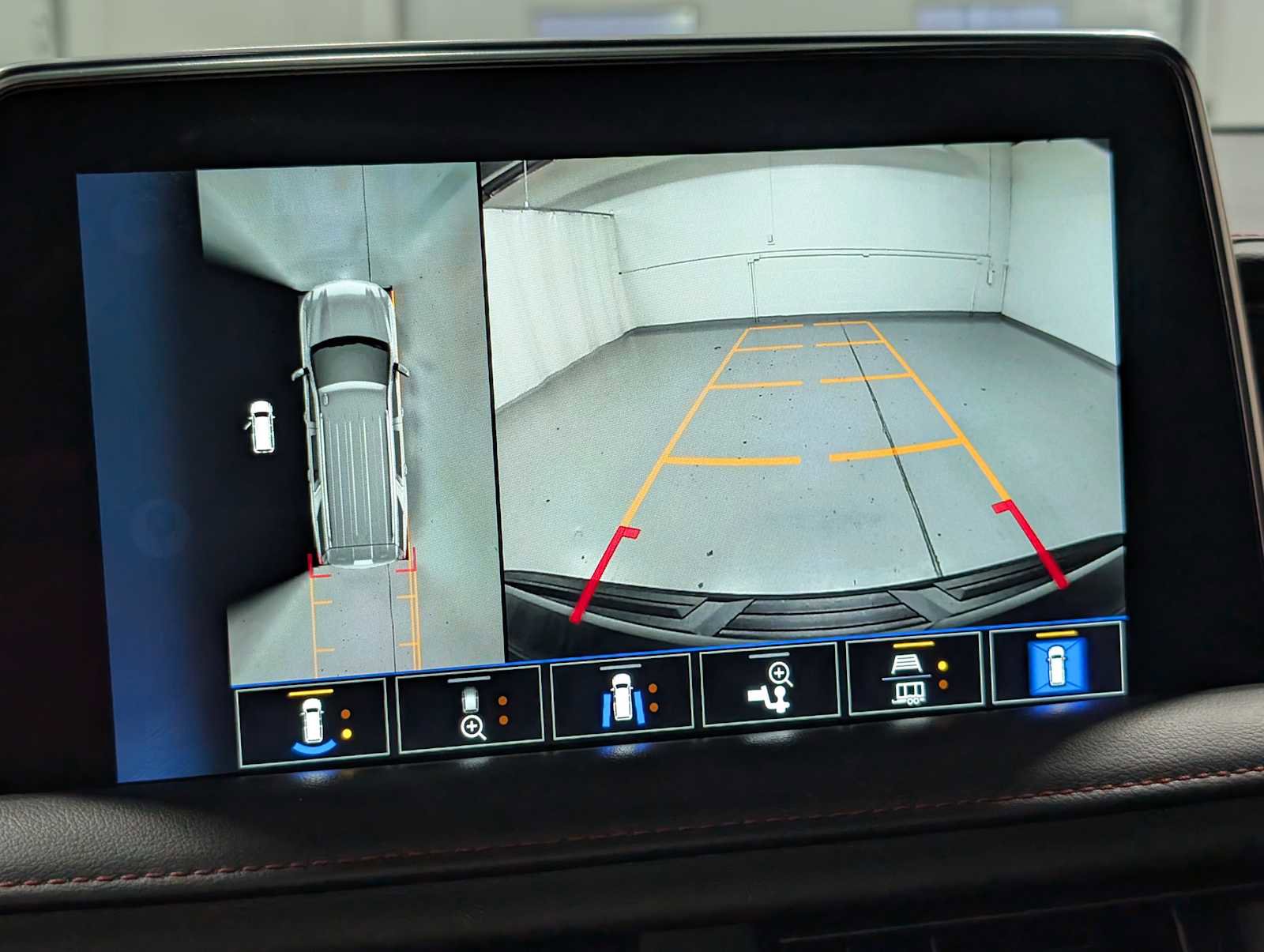 Used 2022 Chevrolet Tahoe RST w/ Sport Performance Package image 30