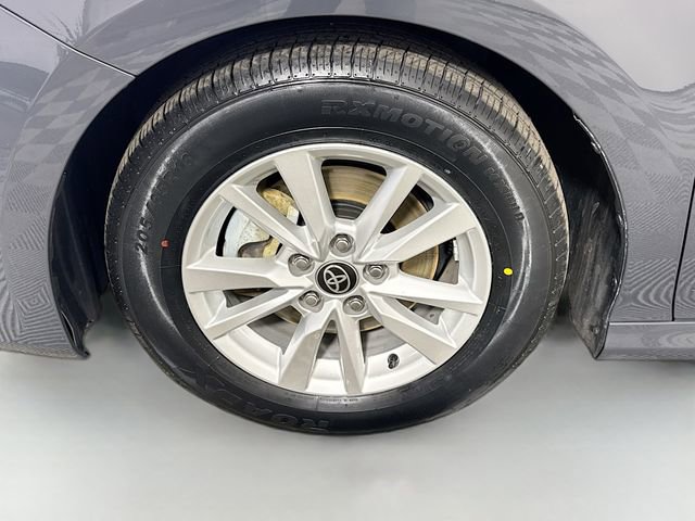 Certified 2025 Toyota Camry LE image 4