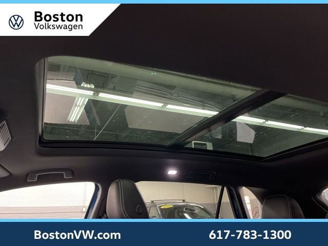 Used 2025 Volkswagen Atlas Cross Sport SE w/ Panoramic Sunroof Package image 25
