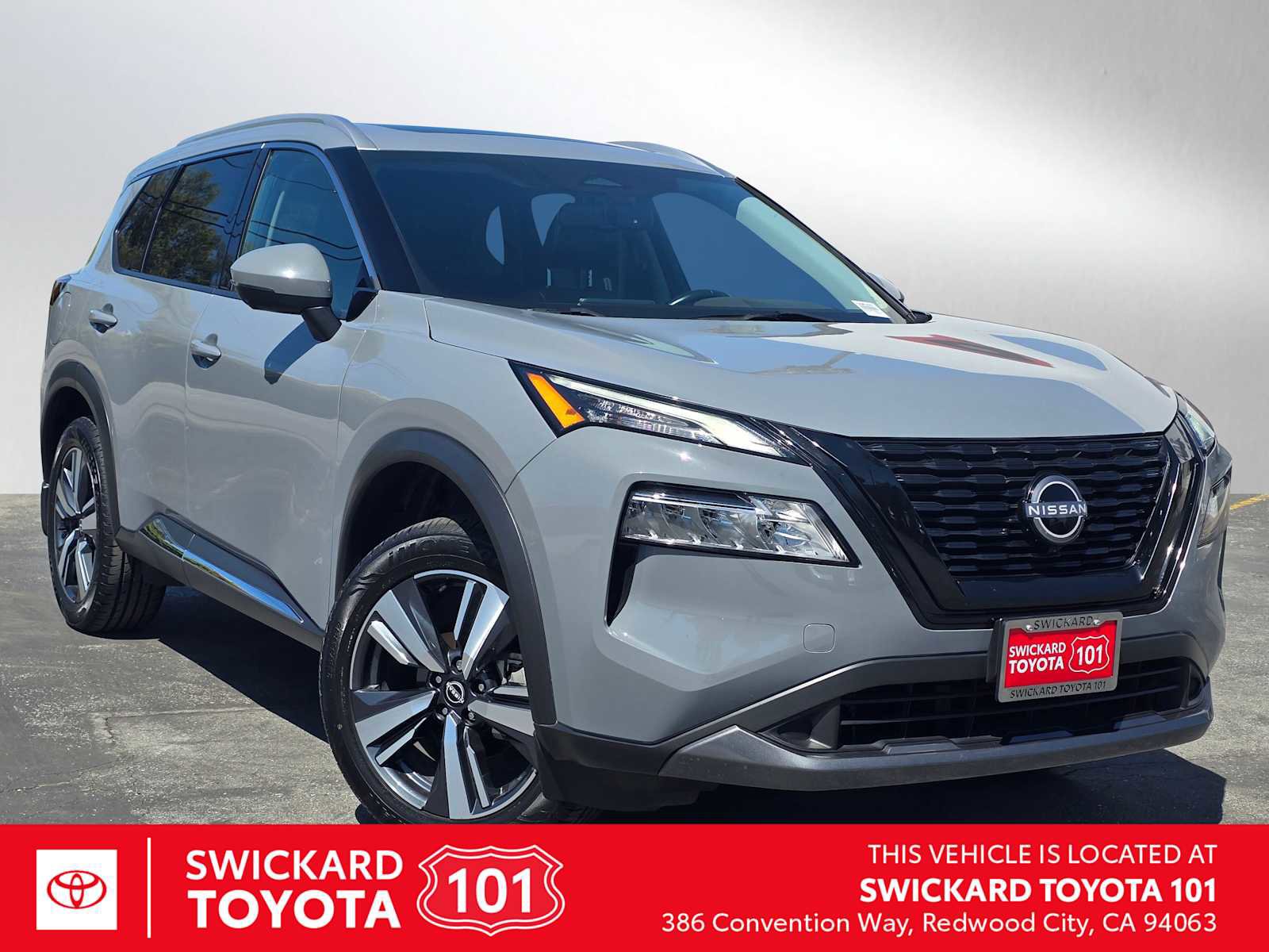 Used 2023 Nissan Rogue SL image 1