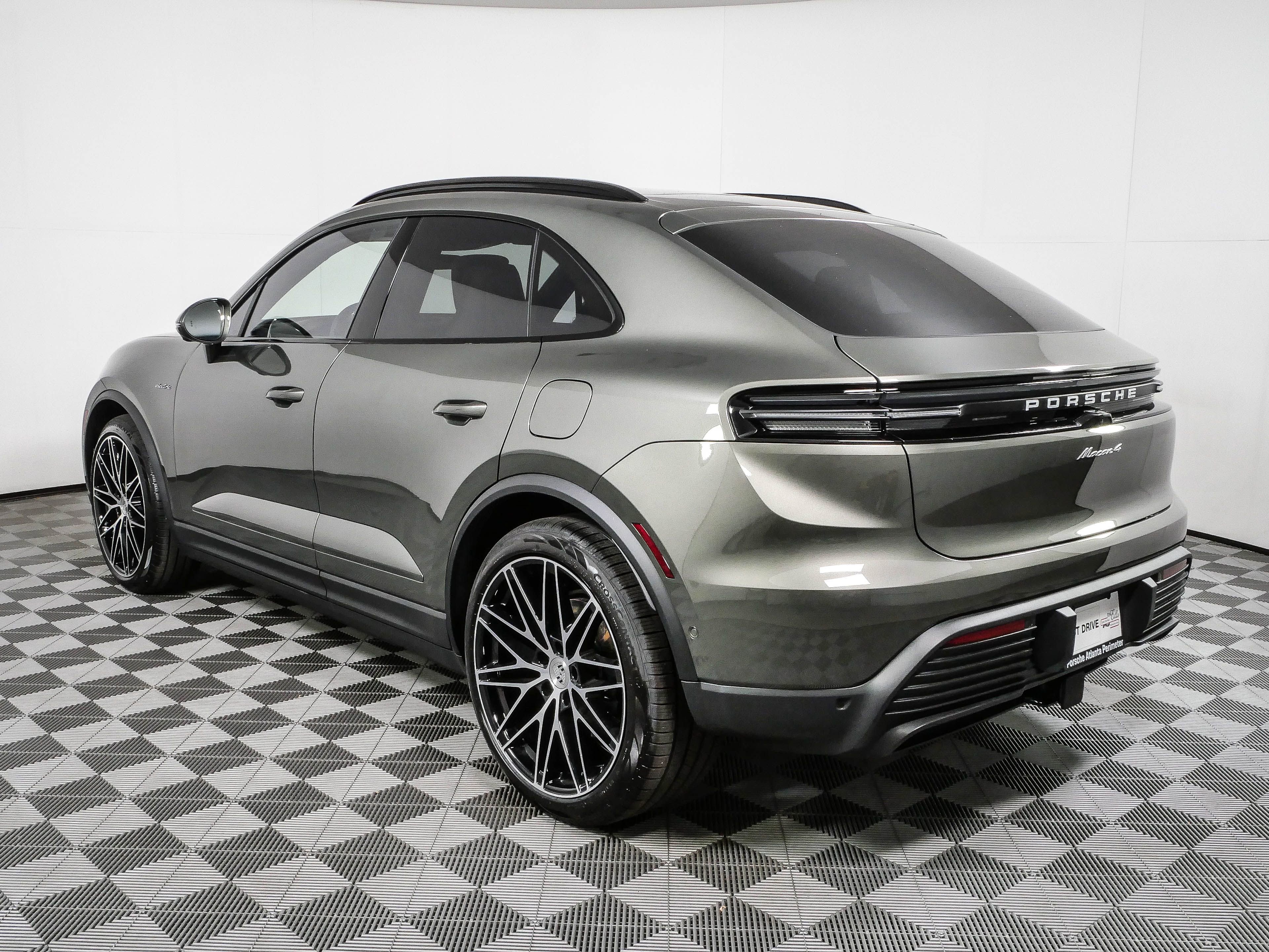 New 2026 Porsche Macan 4 Electric AWD/4WD image 3