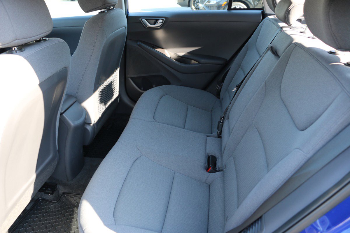 Used 2021 Hyundai Ioniq SE FWD image 28