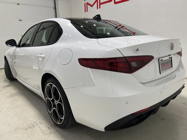 Used 2023 Alfa Romeo Giulia Veloce image 9