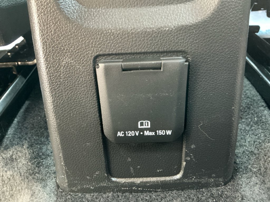 Used 2022 Buick Encore Preferred w/ Safety Package AWD/4WD image 31