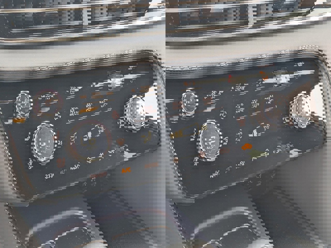 New 2026 INFINITI QX60 Sport image 16