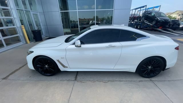 Used 2019 INFINITI Q60 3.0t Luxe w/ Essential Package AWD/4WD image 7