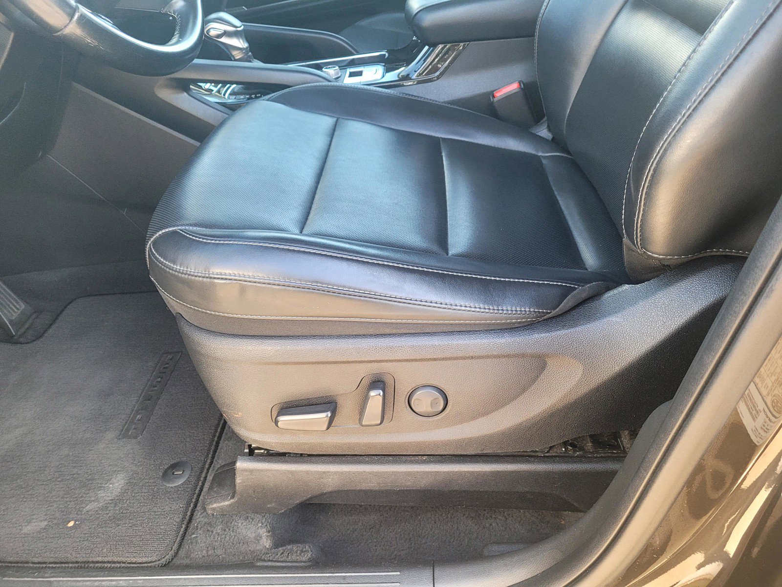 Used 2022 Kia Telluride S image 16