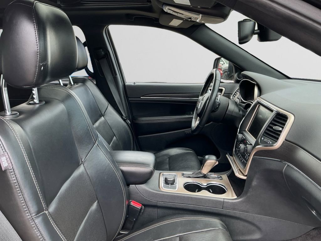 Used 2016 Jeep Grand Cherokee Limited w/ Luxury Group II AWD/4WD image 15