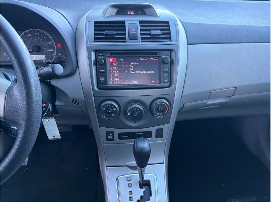 Used 2013 Toyota Corolla LE Special Edition image 17