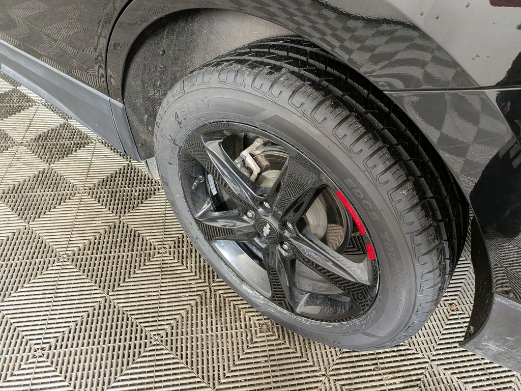 Certified 2021 Chevrolet Equinox Premier w/ Redline Edition image 28