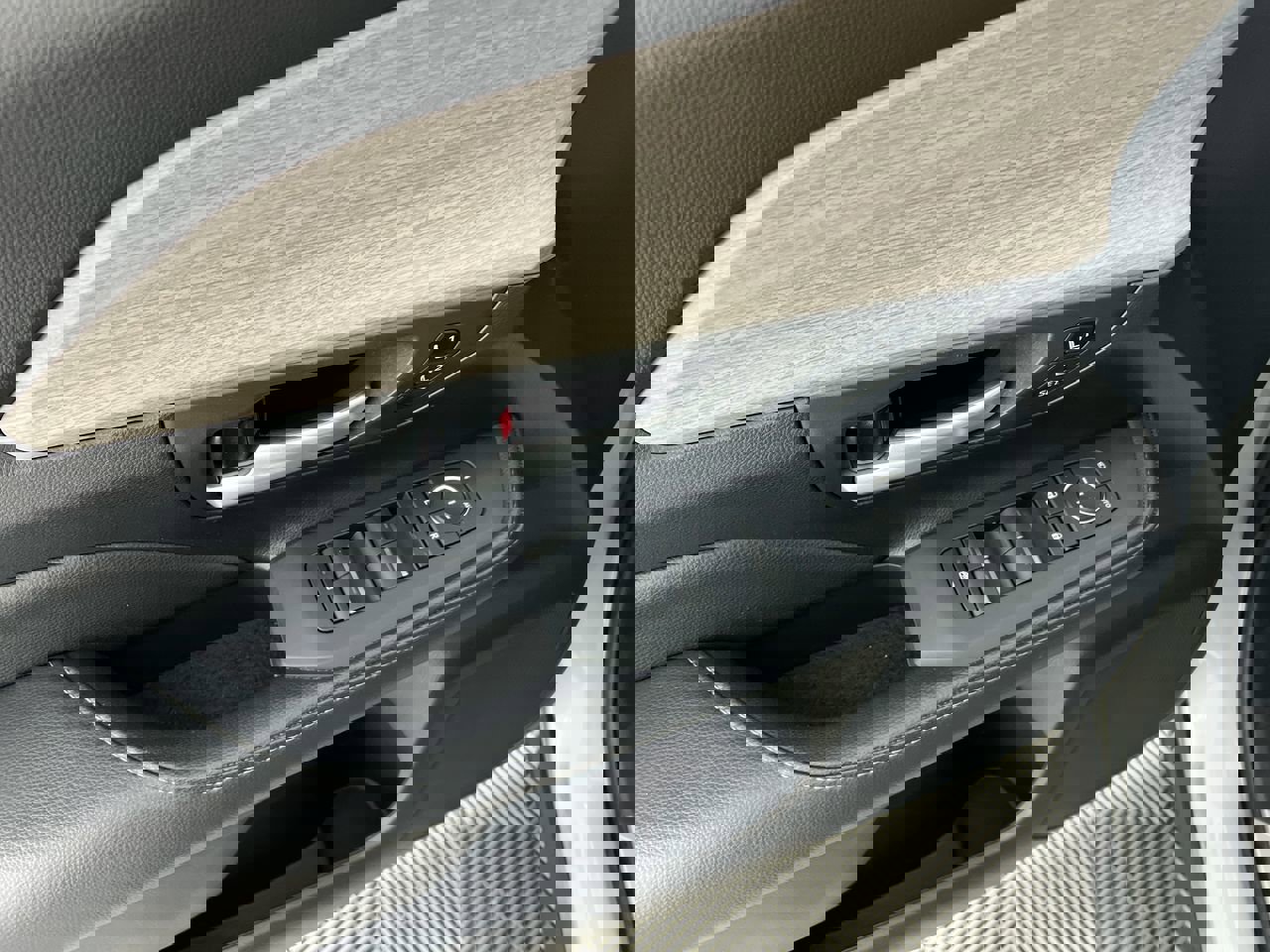 Used 2024 Toyota Grand Highlander Limited image 14