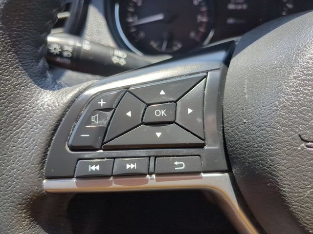 Used 2019 Nissan Rogue SV FWD image 17