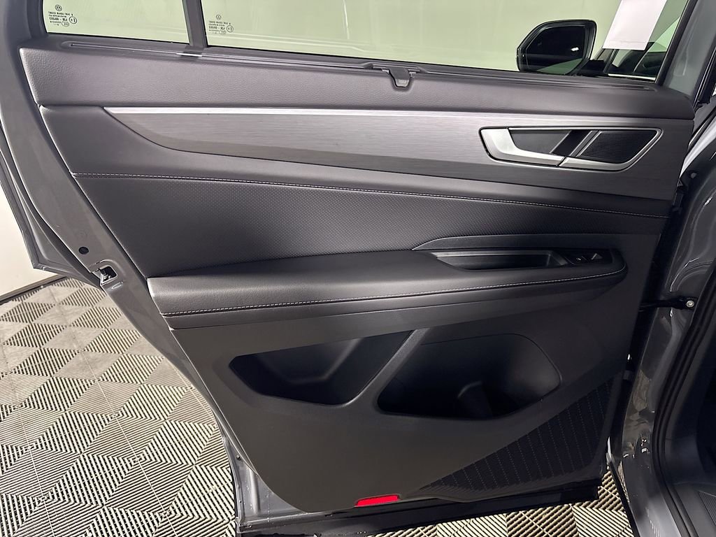 New 2026 Volkswagen Atlas Cross Sport SE image 19