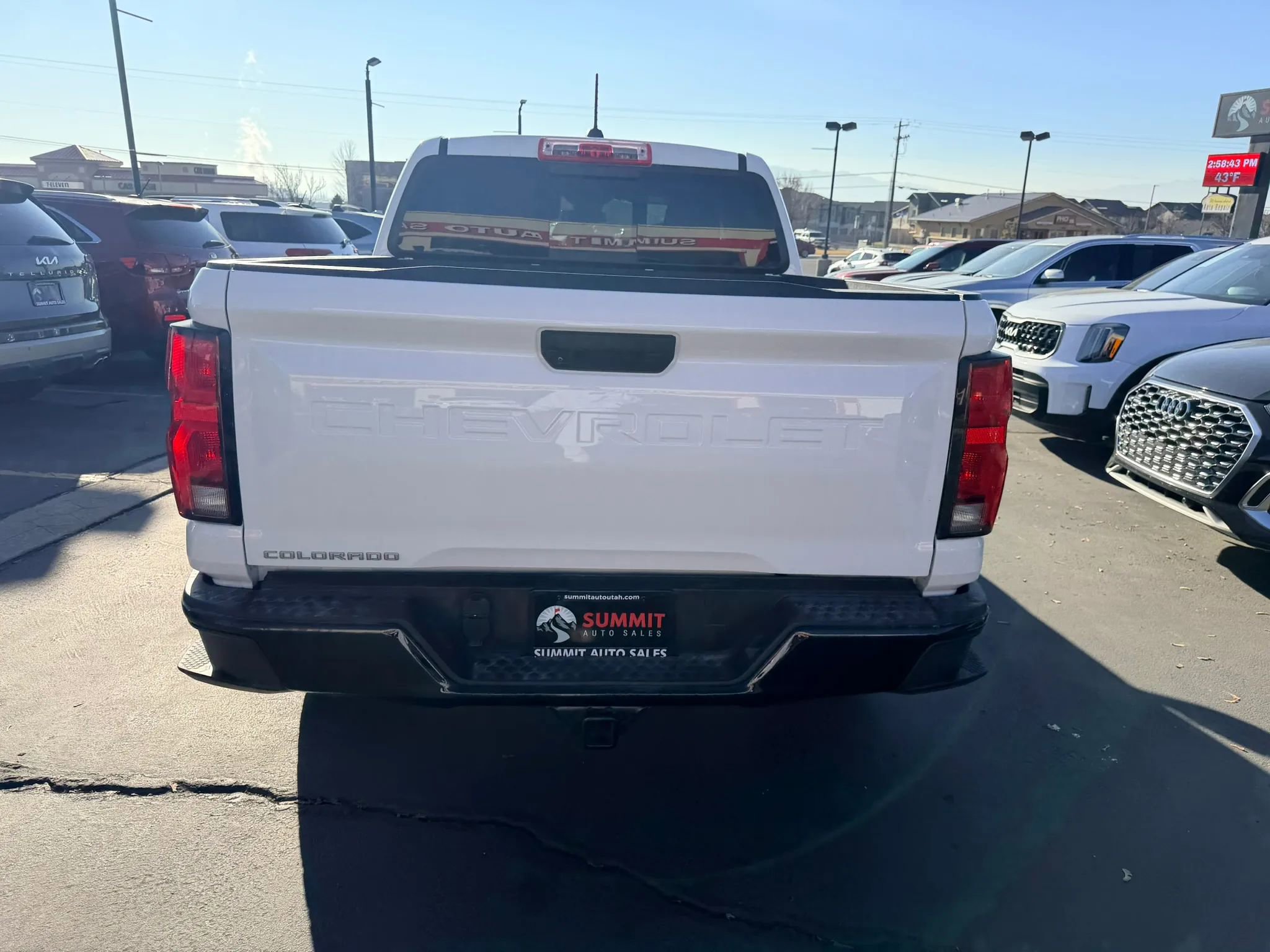 Used 2023 Chevrolet Colorado Z71 w/ Advanced Trailering Package image 5