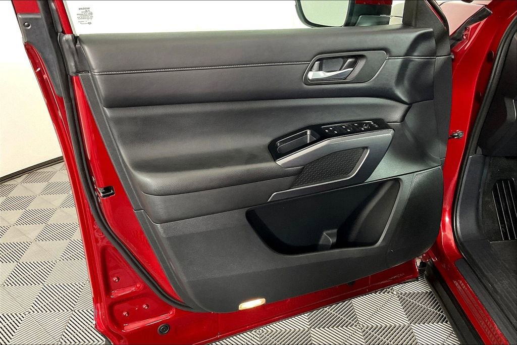 Used 2022 Nissan Pathfinder SL w/ Cargo Package image 24