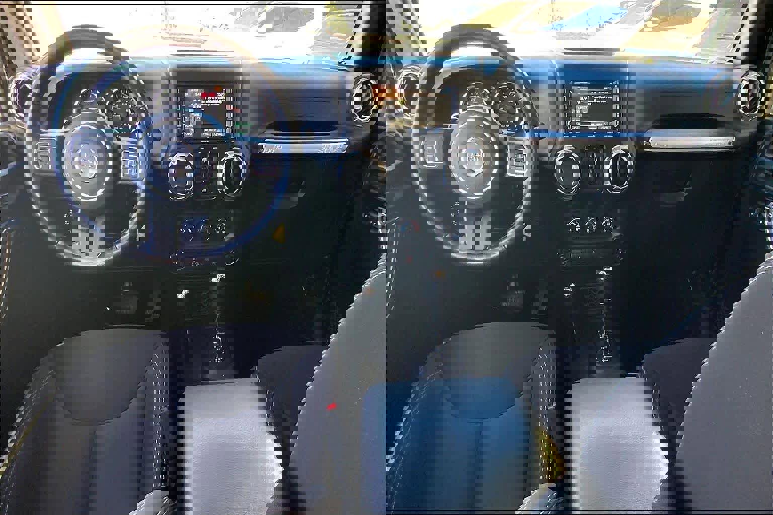 Used 2015 Jeep Wrangler Unlimited Sahara image 16