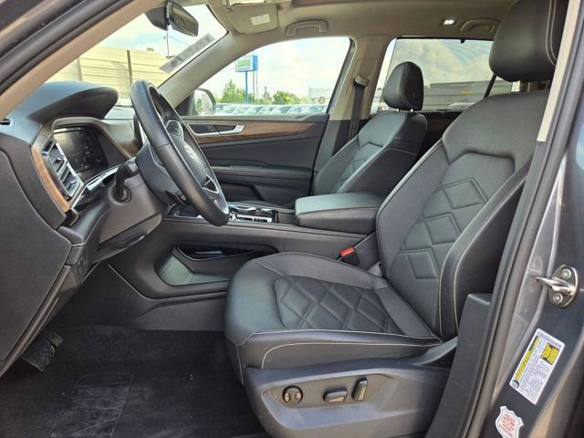 Used 2025 Volkswagen Atlas SE image 23