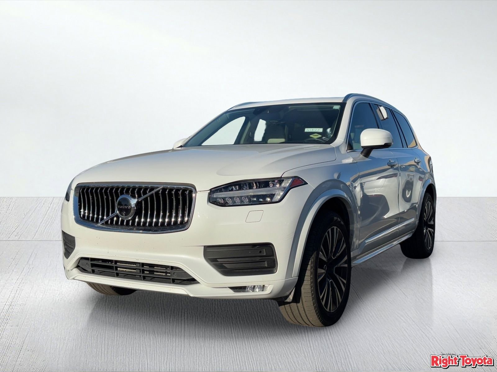 Used 2020 Volvo XC90 T6 Momentum image 2