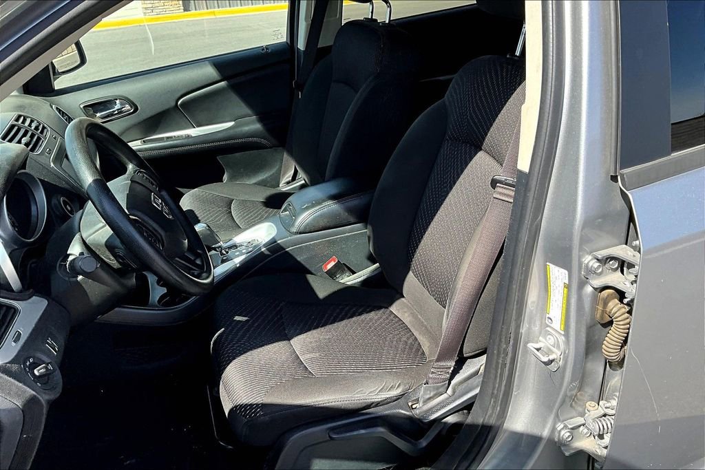 Used 2019 Dodge Journey SE w/ Blacktop Package image 19