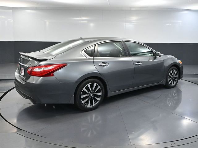 Used 2016 Nissan Altima 2.5 SL w/ Moonroof Package FWD image 4