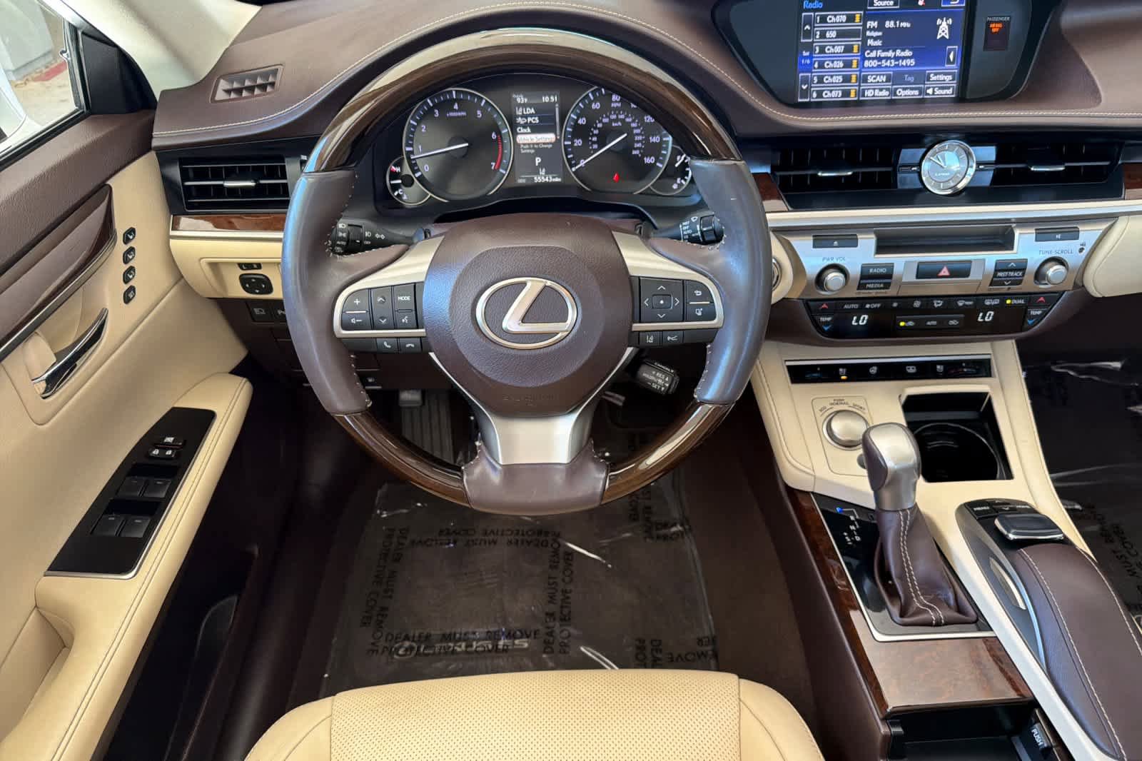 Used 2016 Lexus ES 350 w/ Luxury Package w/Wood Trim FWD image 15