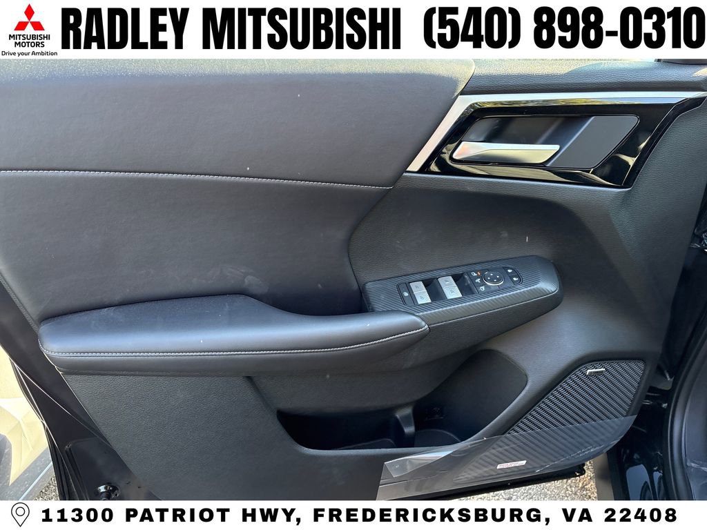 New 2026 Mitsubishi Outlander SE image 12