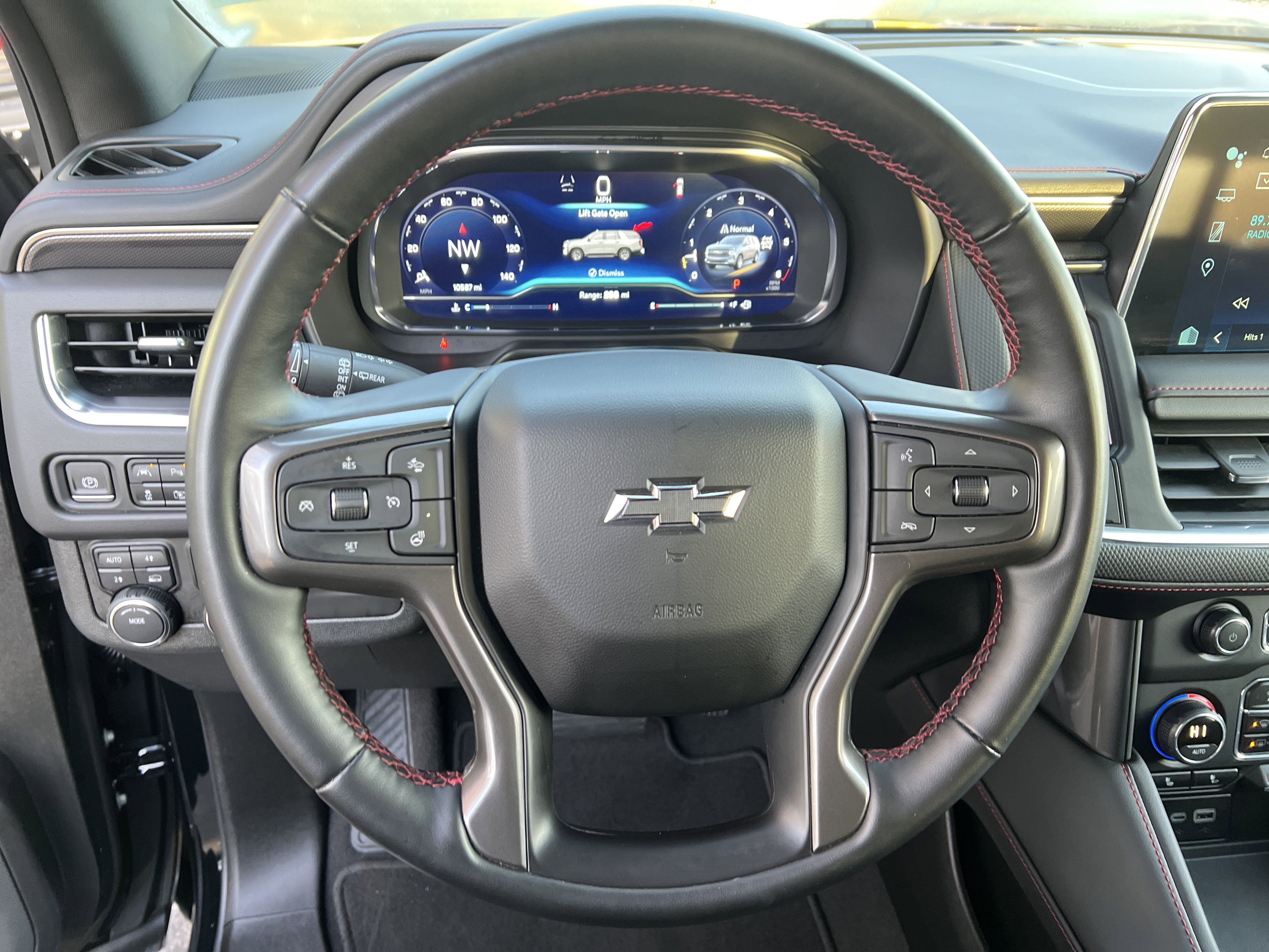 Certified 2024 Chevrolet Suburban RST w/ Luxury Package image 18