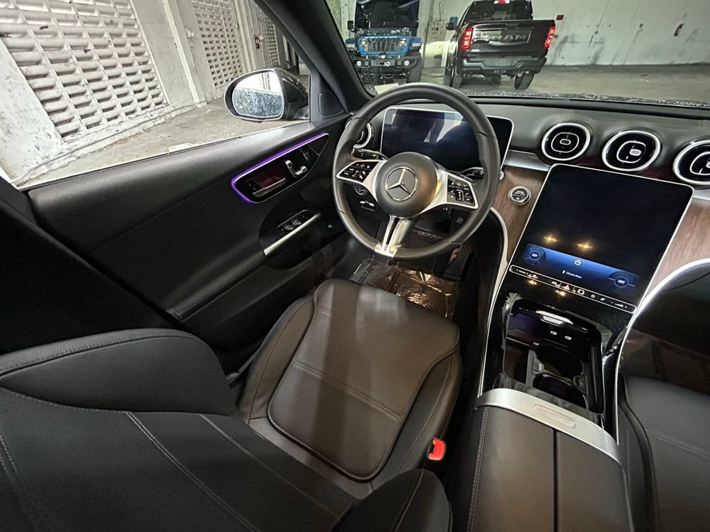 Used 2025 Mercedes-Benz C 300 4MATIC Sedan image 9