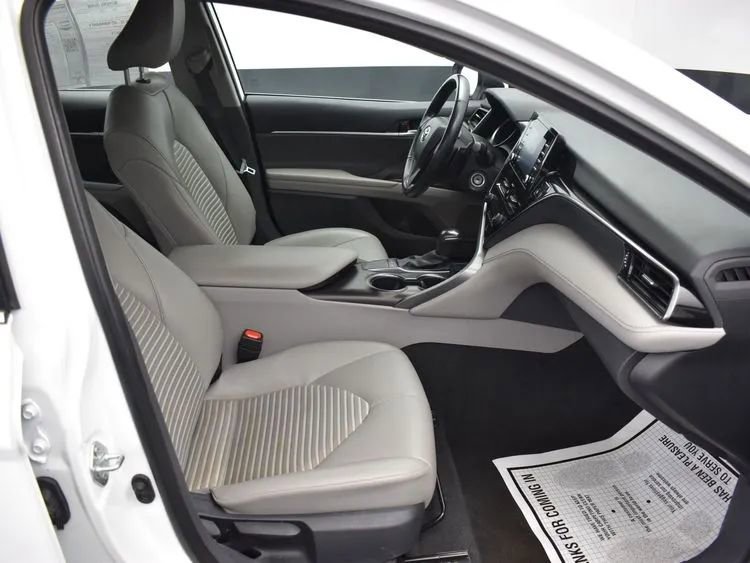 Used 2023 Toyota Camry SE image 16