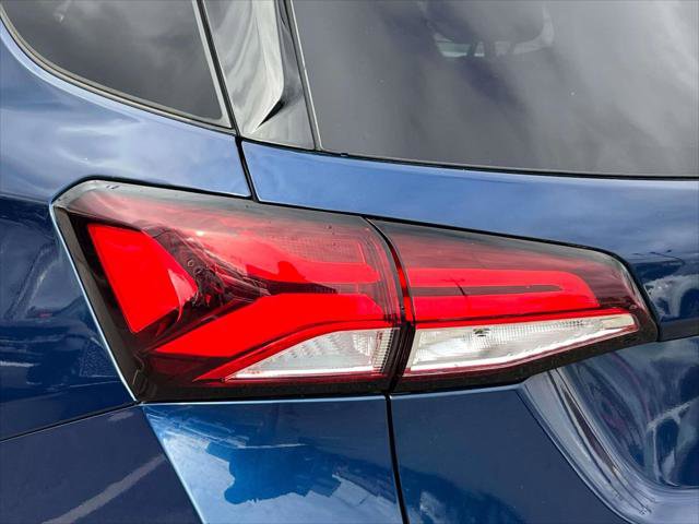 Used 2022 Chevrolet Equinox RS w/ LPO, Floor Liner Package image 9