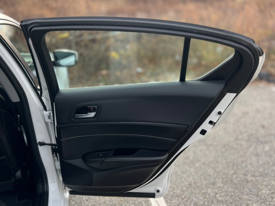 Used 2019 Acura ILX w/ Premium Package image 35