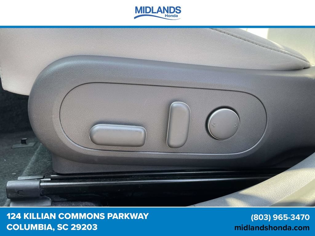 Used 2025 Hyundai Kona SEL FWD image 14