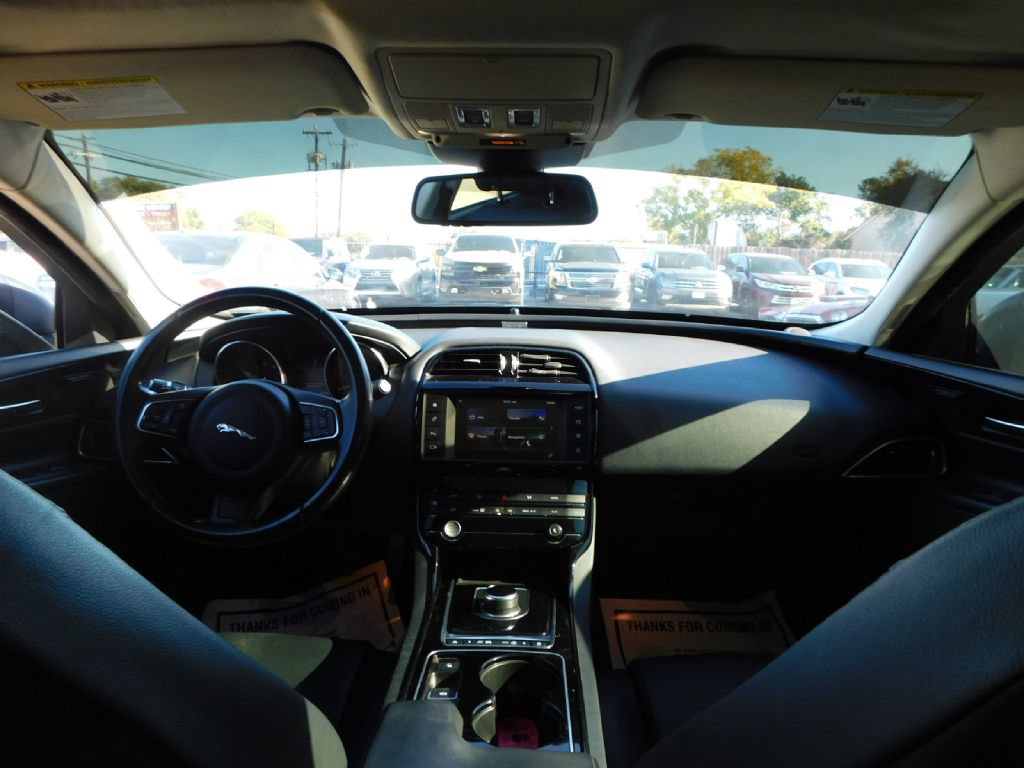 Used 2017 Jaguar XE Premium RWD image 40