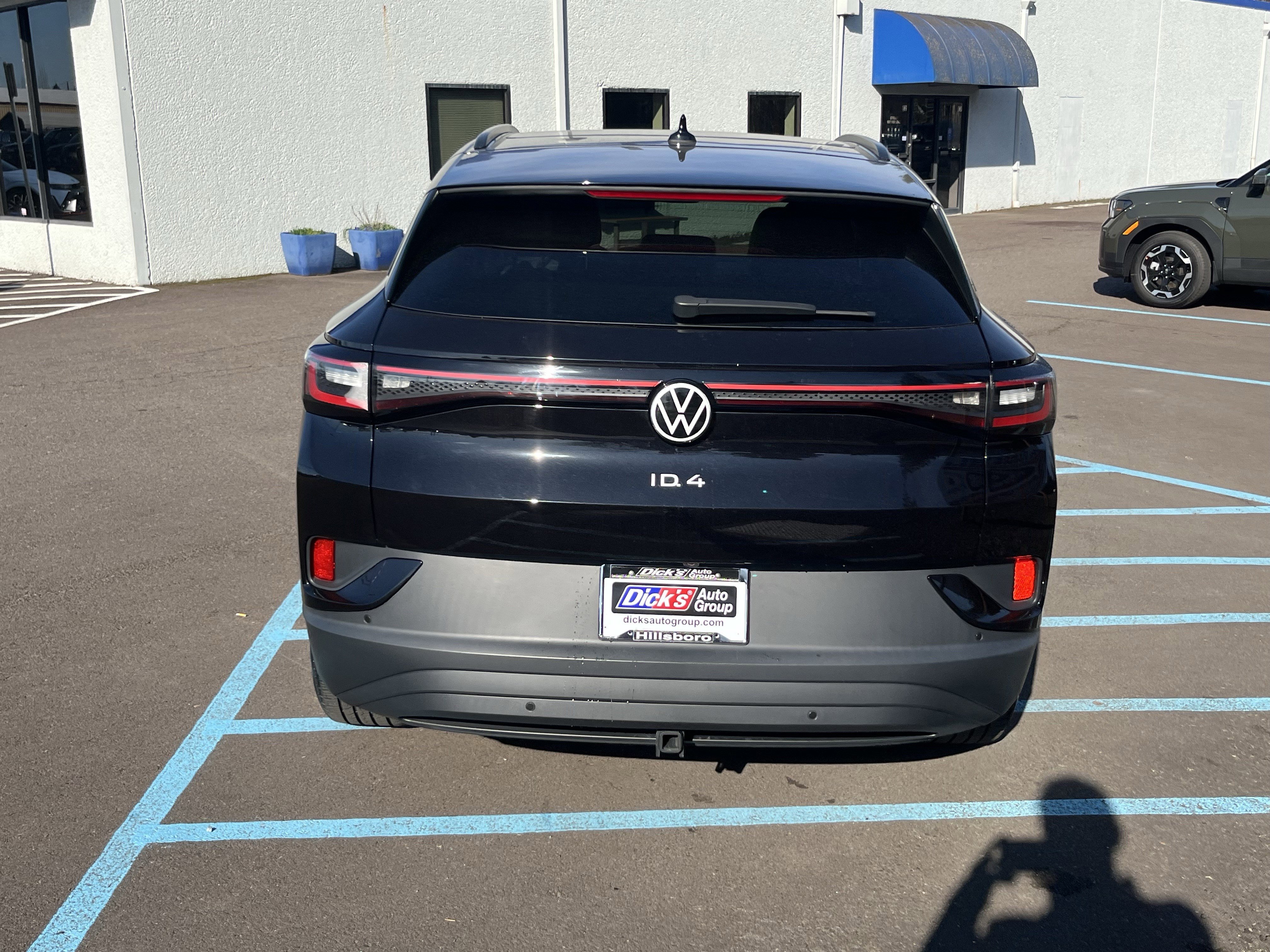 Used 2023 Volkswagen ID.4 Pro S image 4