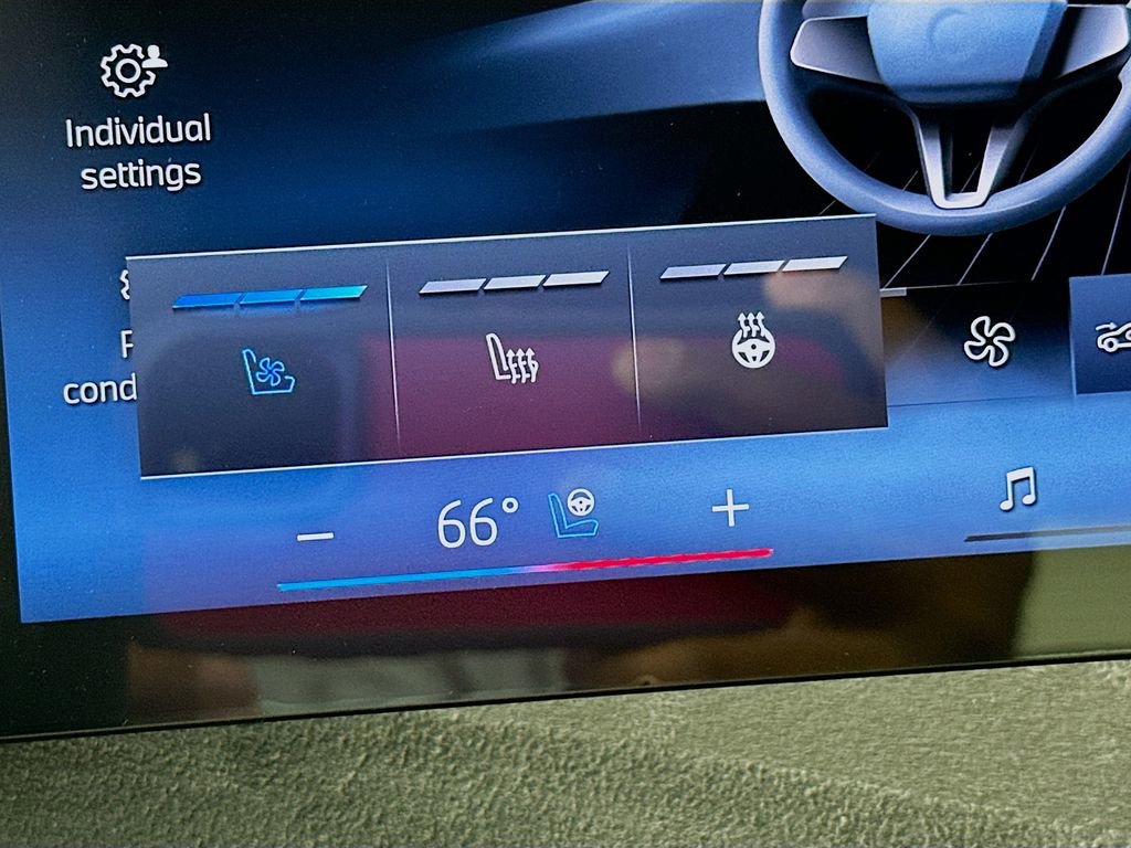 New 2026 BMW iX xDrive60 w/ M Sport Package image 27