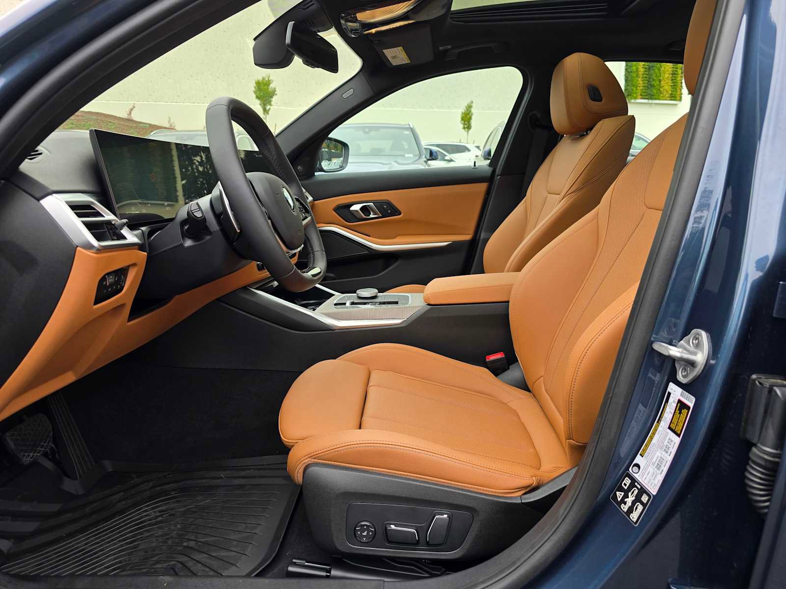 Used 2025 BMW 330i xDrive Sedan w/ Premium Package image 21