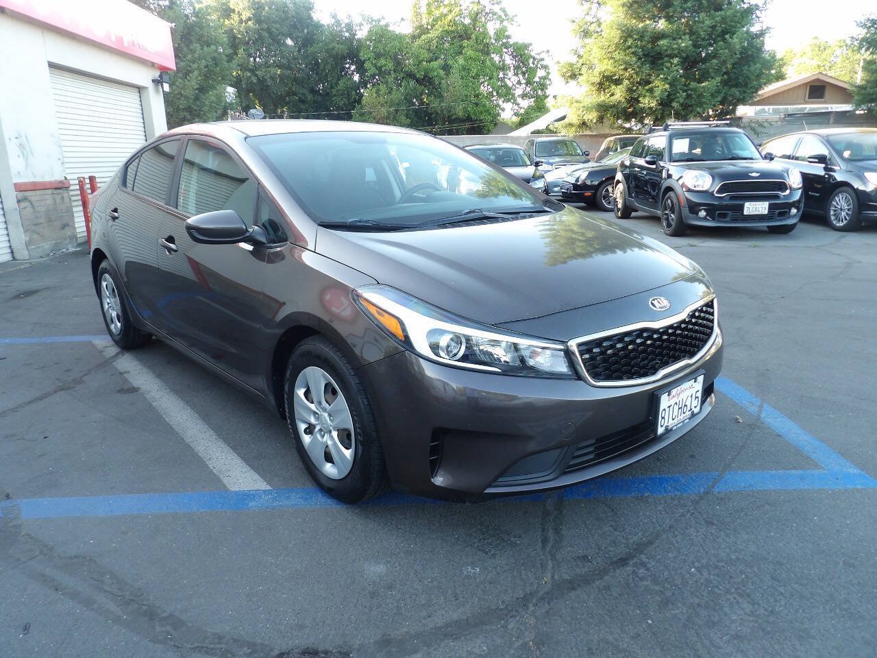 Used 2017 Kia Forte LX FWD image 2
