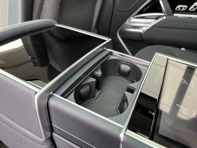 New 2025 Land Rover Range Rover SE image 47