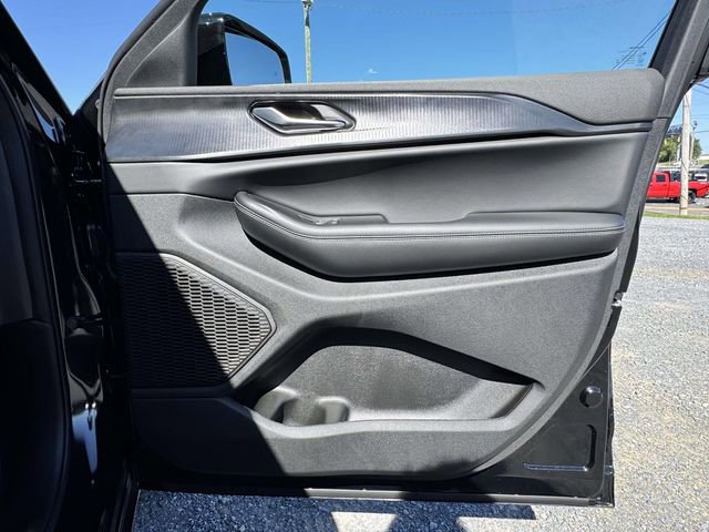 New 2025 Jeep Grand Cherokee Altitude image 12