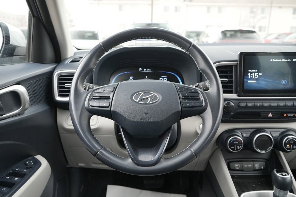 Certified 2023 Hyundai Venue Limited w/ Cargo Package image 15