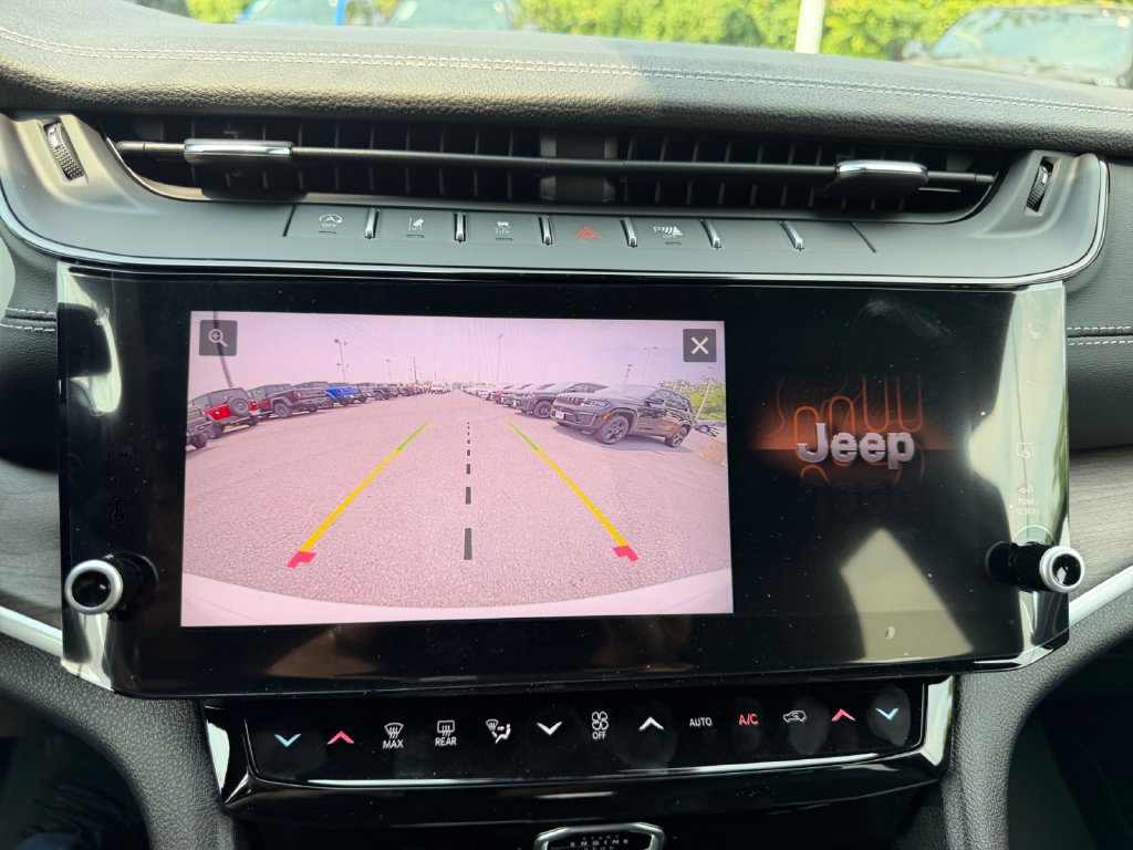 New 2026 Jeep Grand Cherokee Altitude AWD/4WD image 20