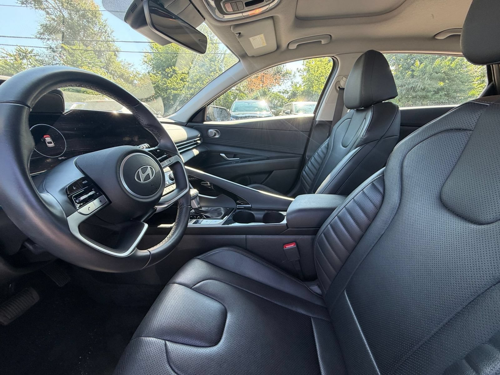 Used 2025 Hyundai Elantra Limited FWD image 27